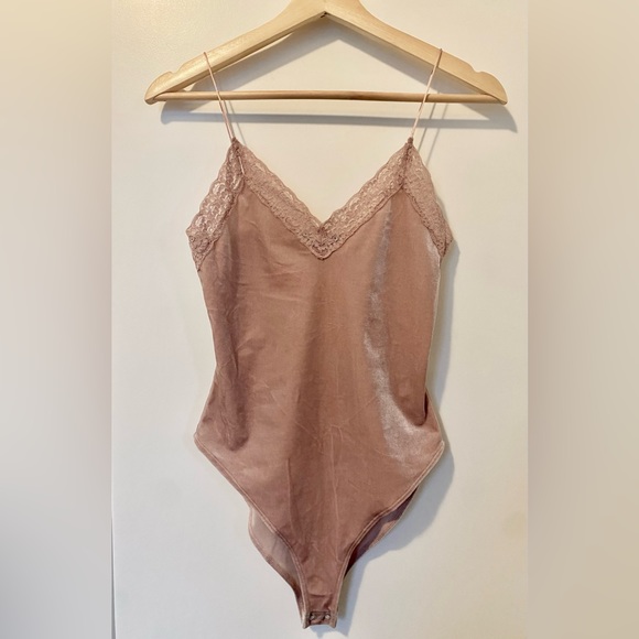 Forever 21 Dusty Pink Velvet Body Suit - Picture 1 of 3